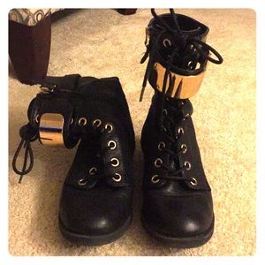 Guess boots, size 7